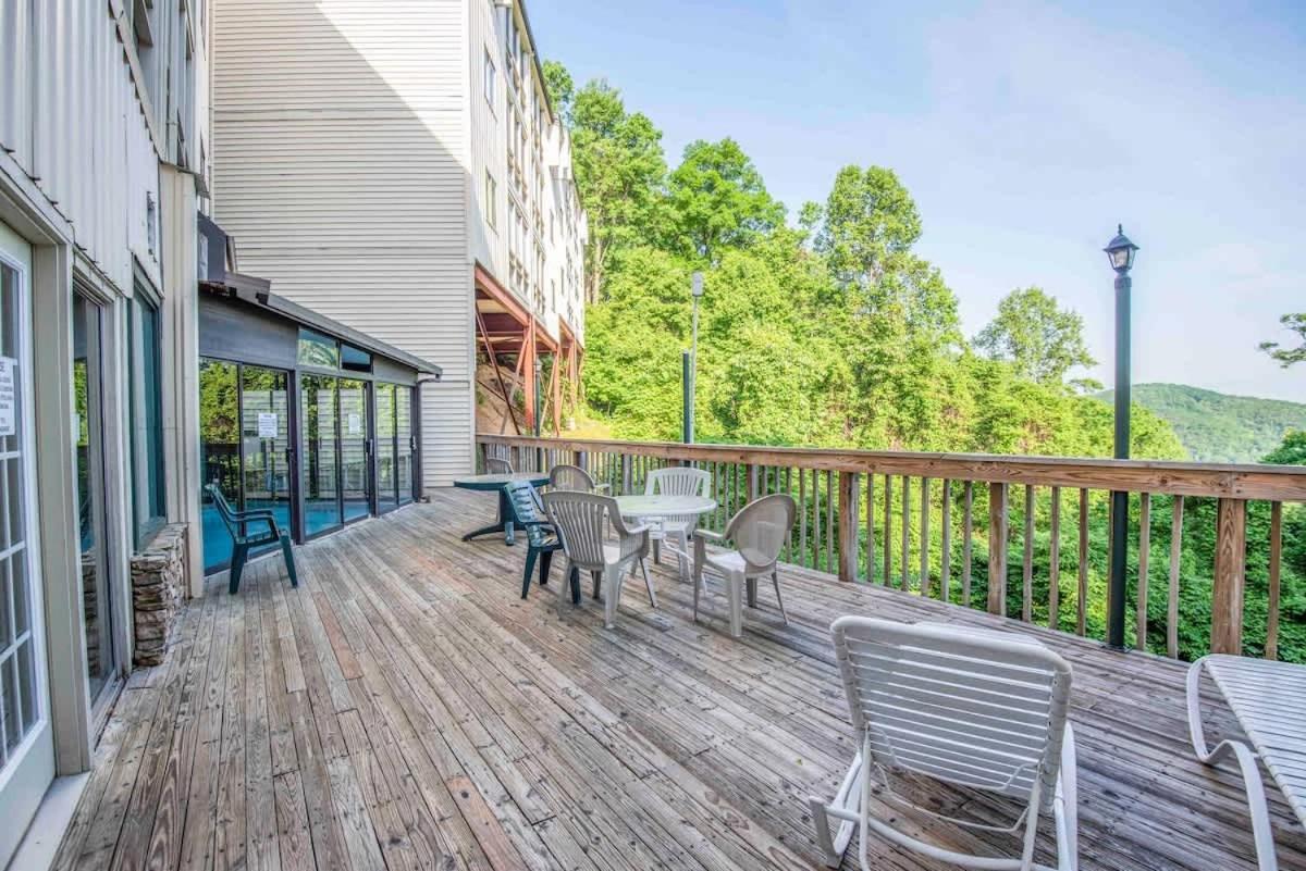 Misty Mountain Getaway Villa Gatlinburg Exterior photo